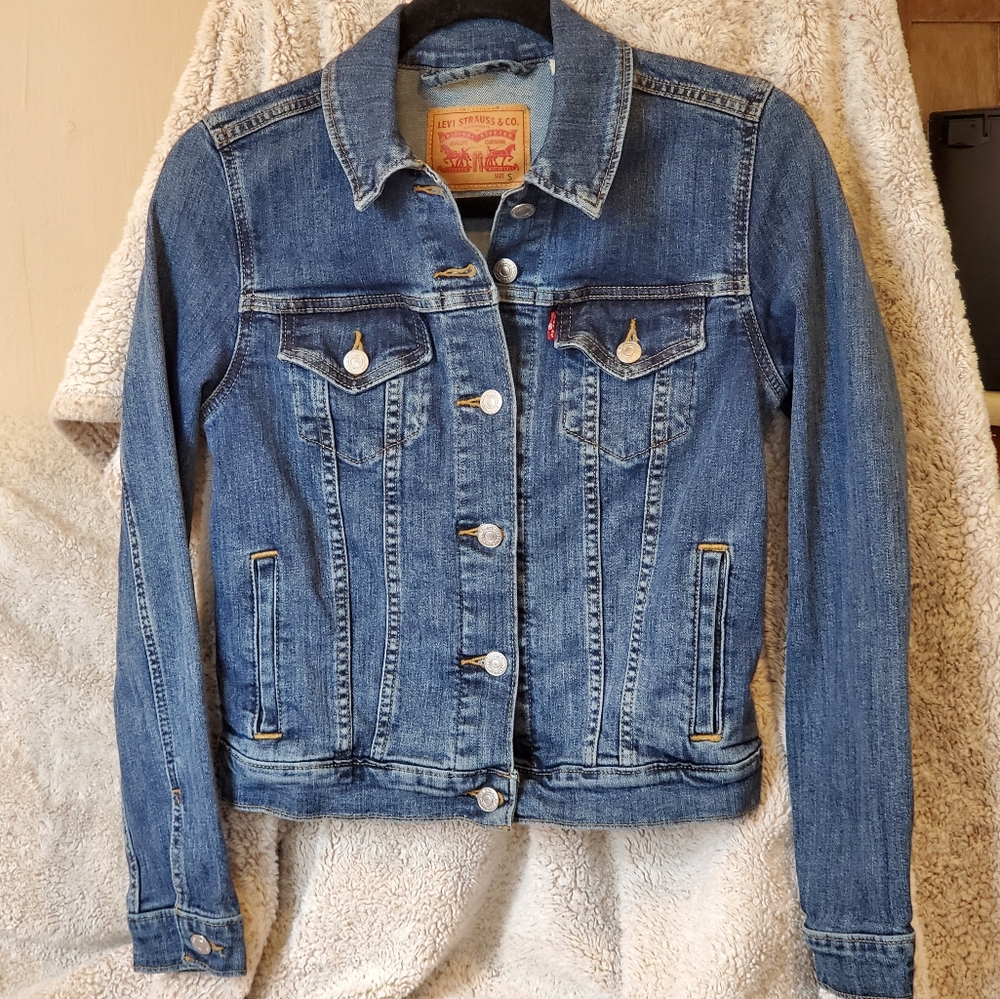 Levi's denim trucker jacket small